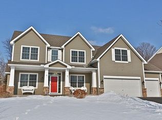 9226 Woodland Dr, Saint Bonifacius, MN 55375