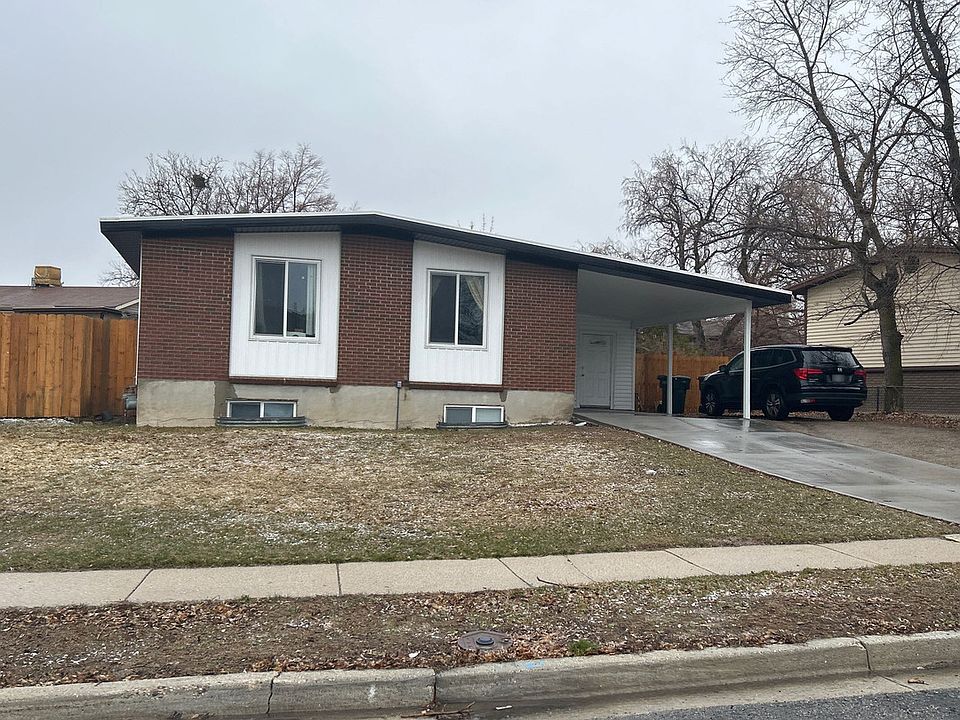 2nd image of 3689 S Cambridge Dr