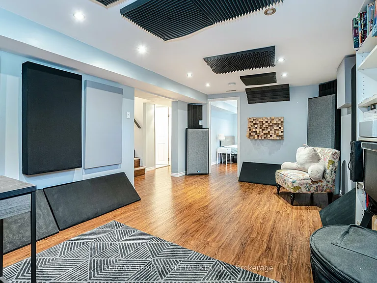 22 Balmoral Dr — Photo 29