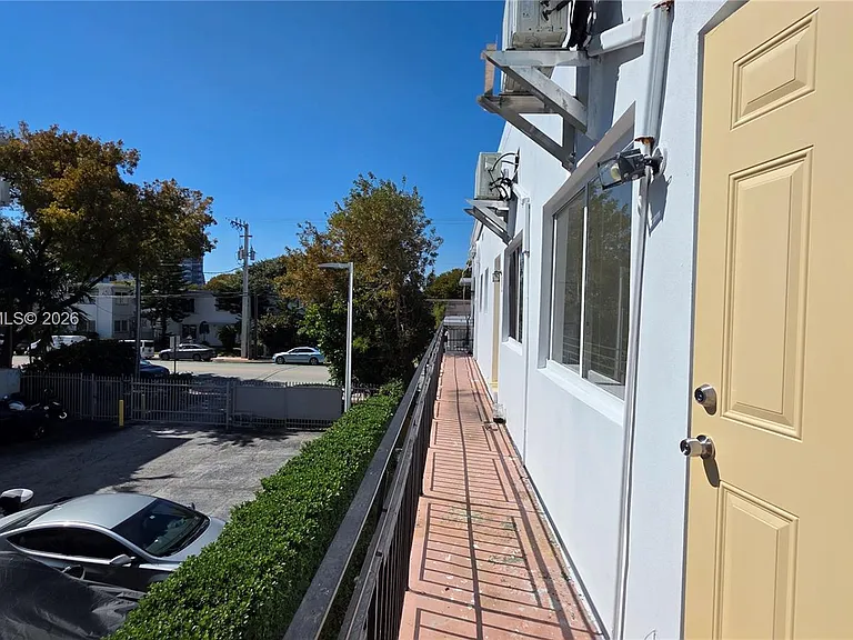 7629 Dickens Ave #7 — Photo 14
