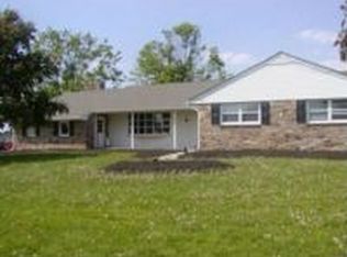 930 Clubhouse Dr, Harleysville, PA 19438