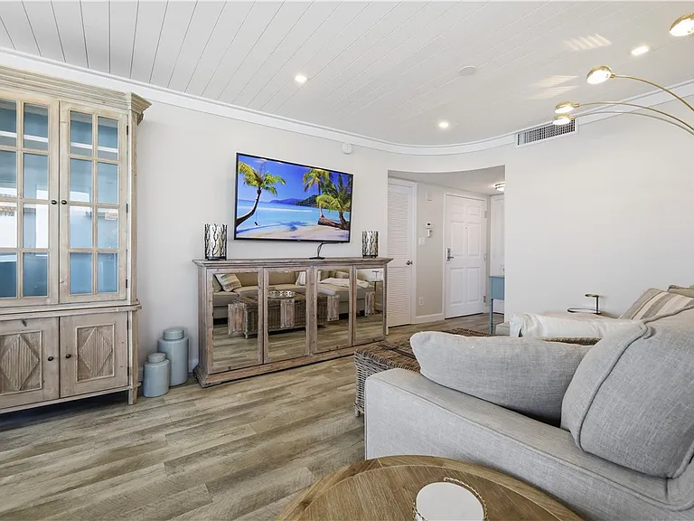 3554 Ocean Drive 703S #403N — Photo 8