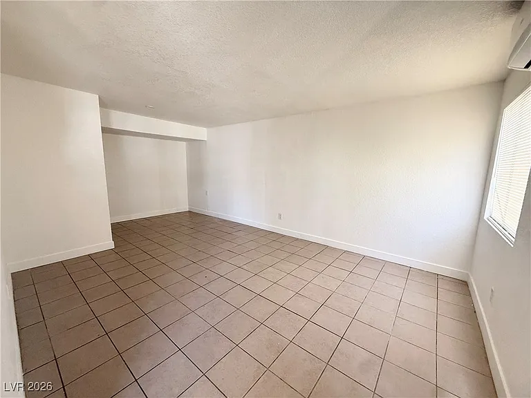 2030 Sunrise Ave #2 — Photo 3