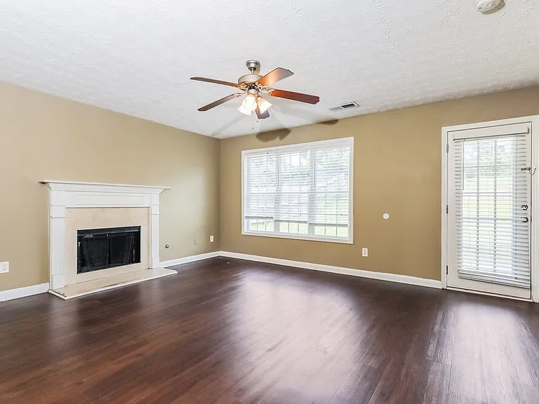 210 Greenland Dr — Photo 5