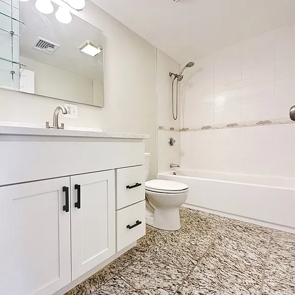 90 George St #90 — Photo 5