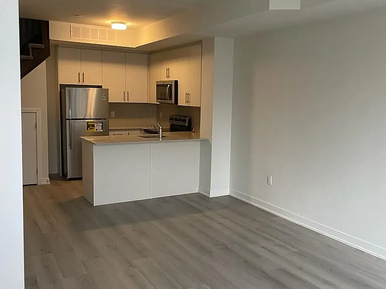3429 Ridgeway Dr #17 — Photo 2
