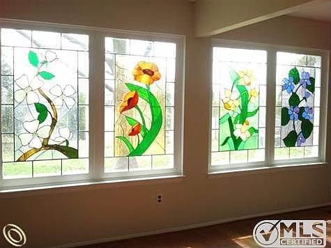 Beautiful Stainglass Windows.jpg