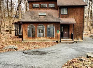 3434 Crestwood Dr, East Stroudsburg, PA