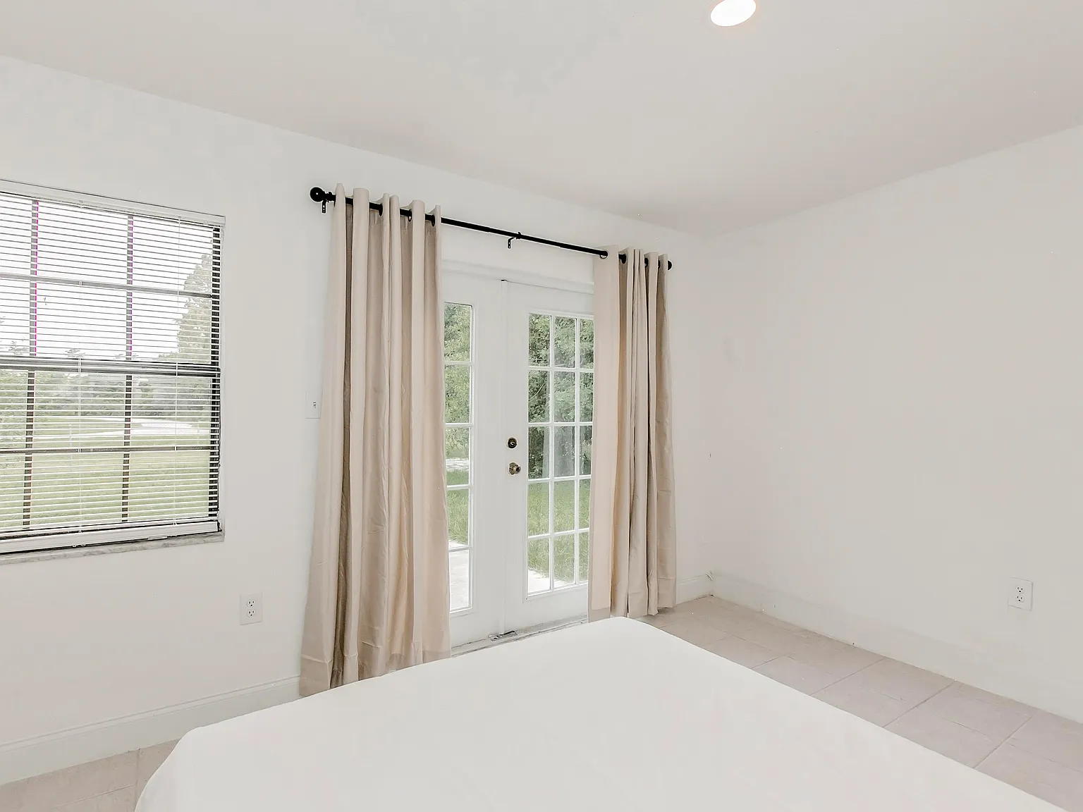 4 bed, 2.0 bath, 1176 sqft, $819 — Photo 4