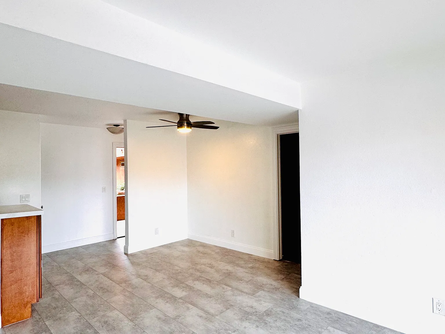 2 bed, 842 sqft, $3,200 — Photo 1