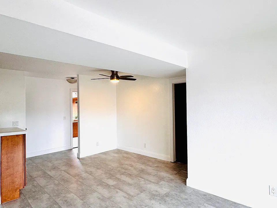 2507 E 15th St #104
