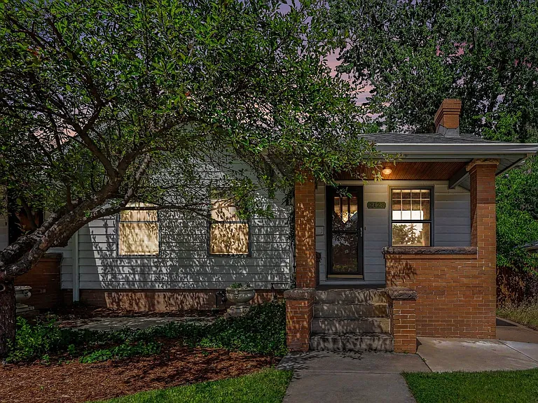 2123 S Franklin St — Photo 2