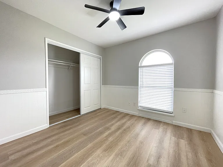 5300 Slay Dr — Photo 10