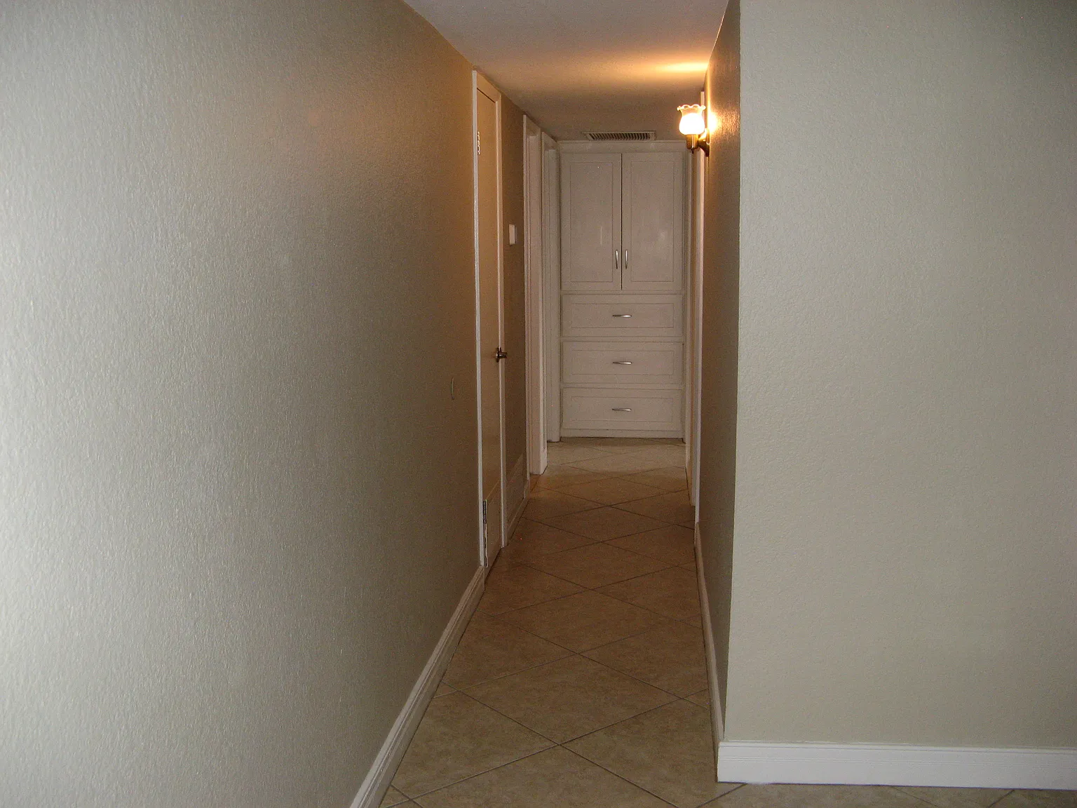 3 bed, 1301 sqft, $2,500 — Photo 3