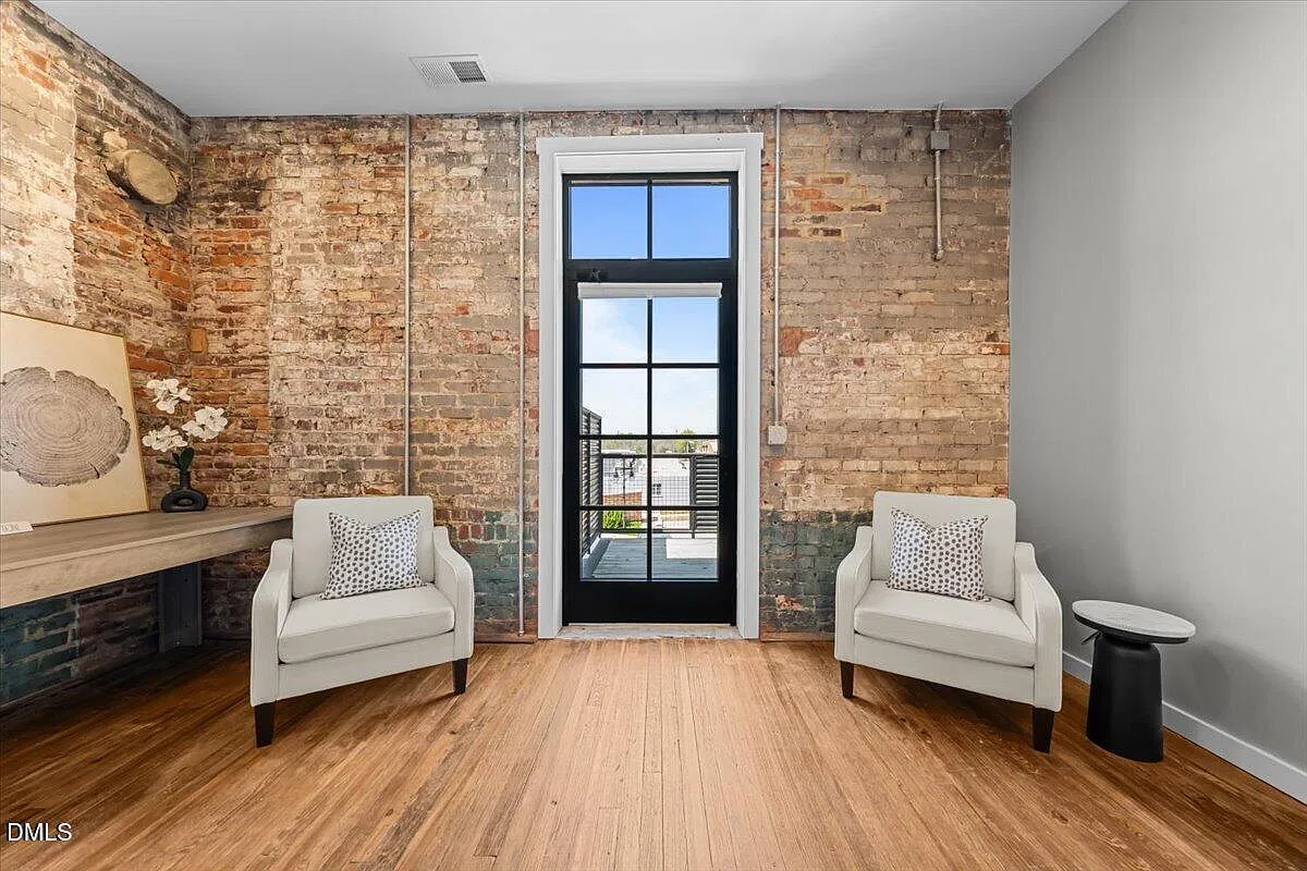 1 bed, 1.0 bath, $1,200 — Photo 4