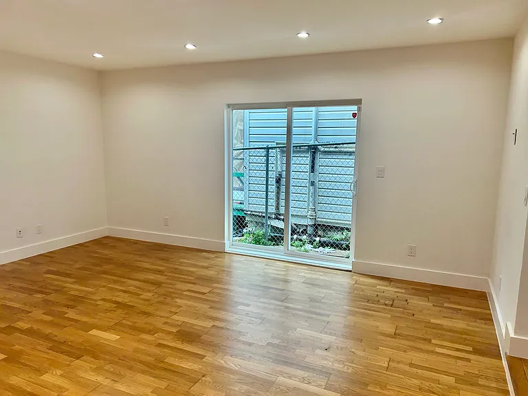 1379 Revere Ave #B — Photo 37