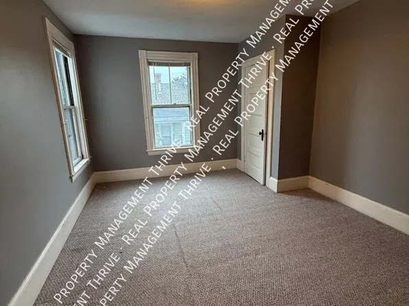 277-279 Ash St, Manchester, NH 03104