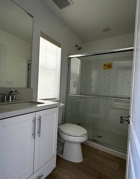 2539 Warner St S — Photo 2