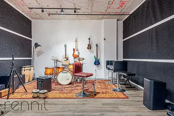 Rented by Rennit Inc. | media 13