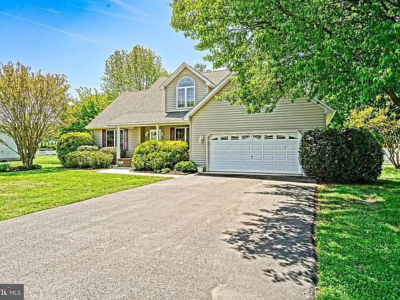 3rd image of 6 Zanes Ct