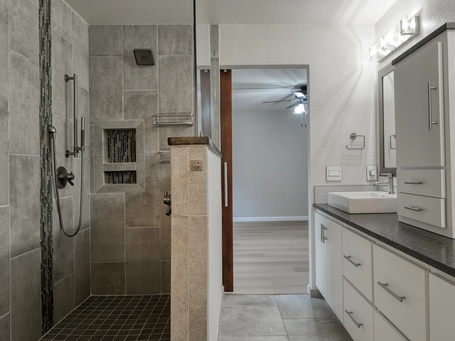 15219 Spring Land - 1 — Photo 3