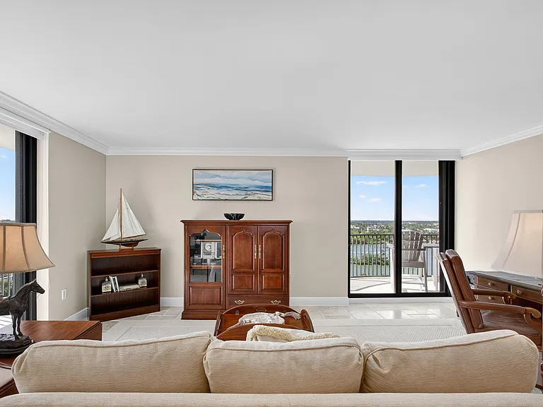 400 Beach Rd #804 — Photo 36
