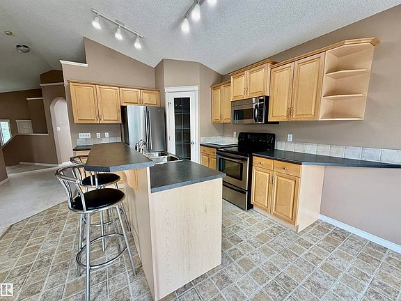5th image of 36 Newcastle Close