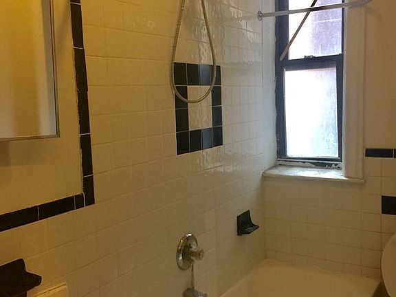 5th image of 441 Brooklyn Ave APT 2C
