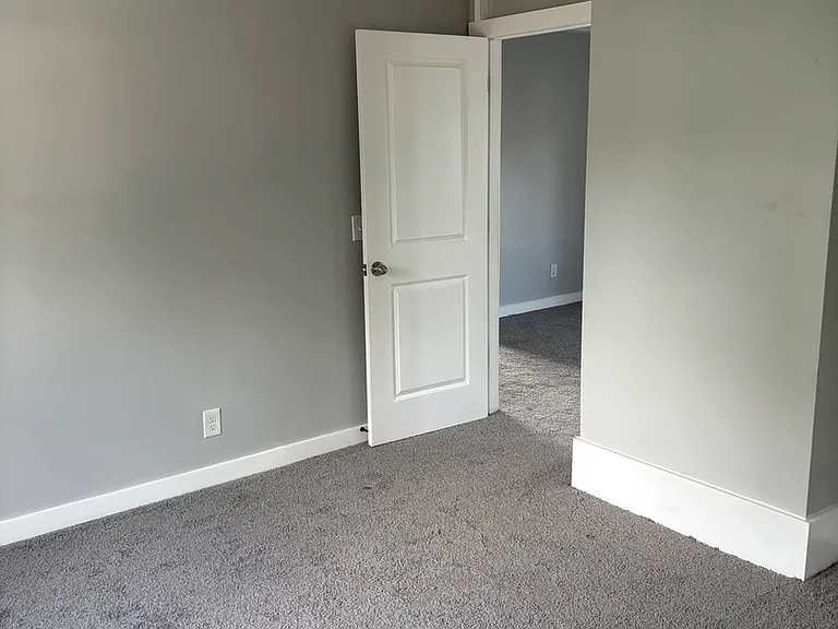 556 4th Ave #556 — Photo 4