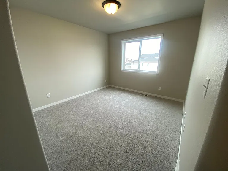 2232 Griffin Dr S — Photo 28