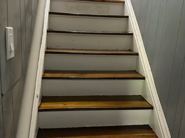 1127 Wallis Ave, Farrell, PA 16121