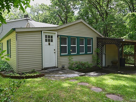 5th image of 3057 Hillside Dr