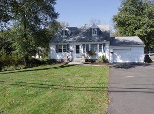 22 Kenbury Rd, Branchburg, NJ 08876