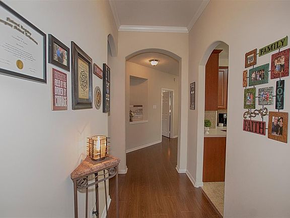 5th image of 207 Midtown Park Dr