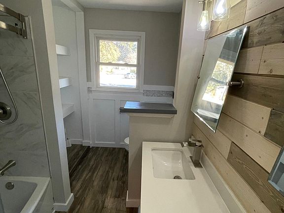 3rd image of 407 Brailsford Blvd