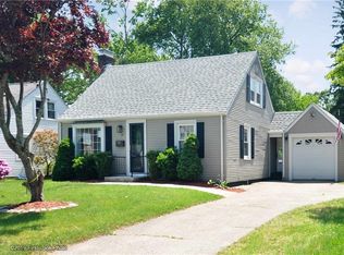 51 Delwood Rd, Warwick, RI 02889