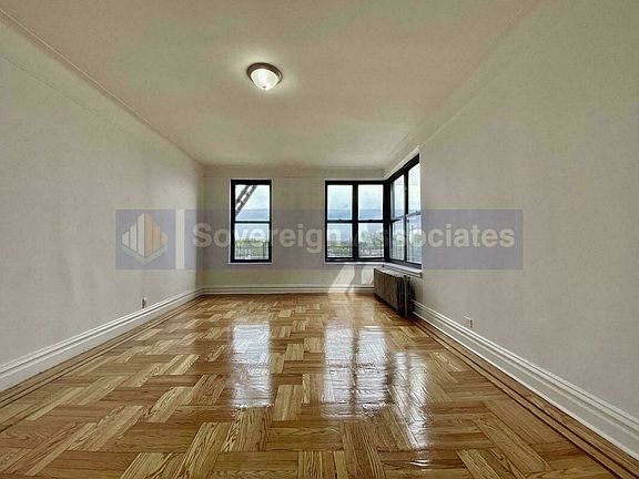 2nd image of 2928 Jerome Ave #44
