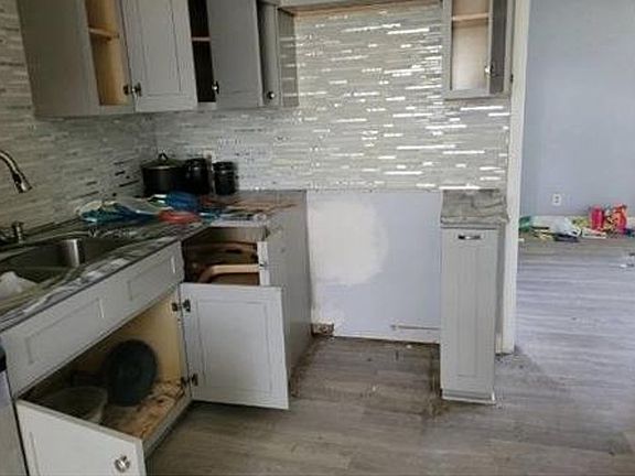 4th image of 6624 Merrydale Ave