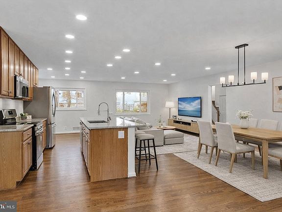 5th image of 4224 Kinmount Rd