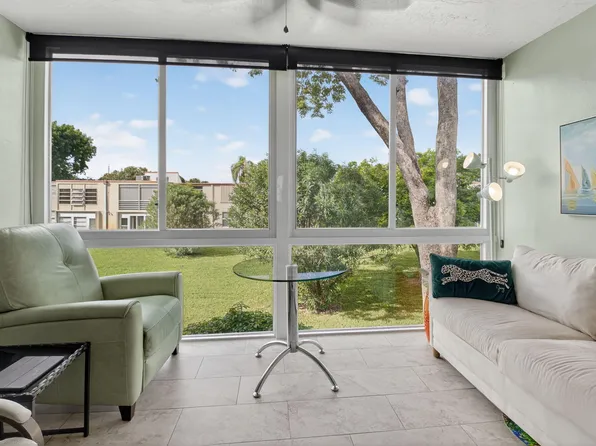 10 Willowbrook Lane #204, Delray Beach, FL 33446