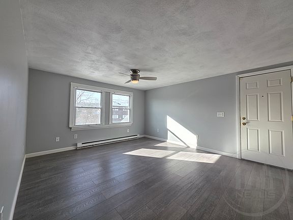 2nd image of 73-75 Newell St #73