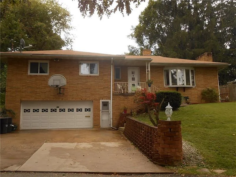 2036 Beech St photo 1