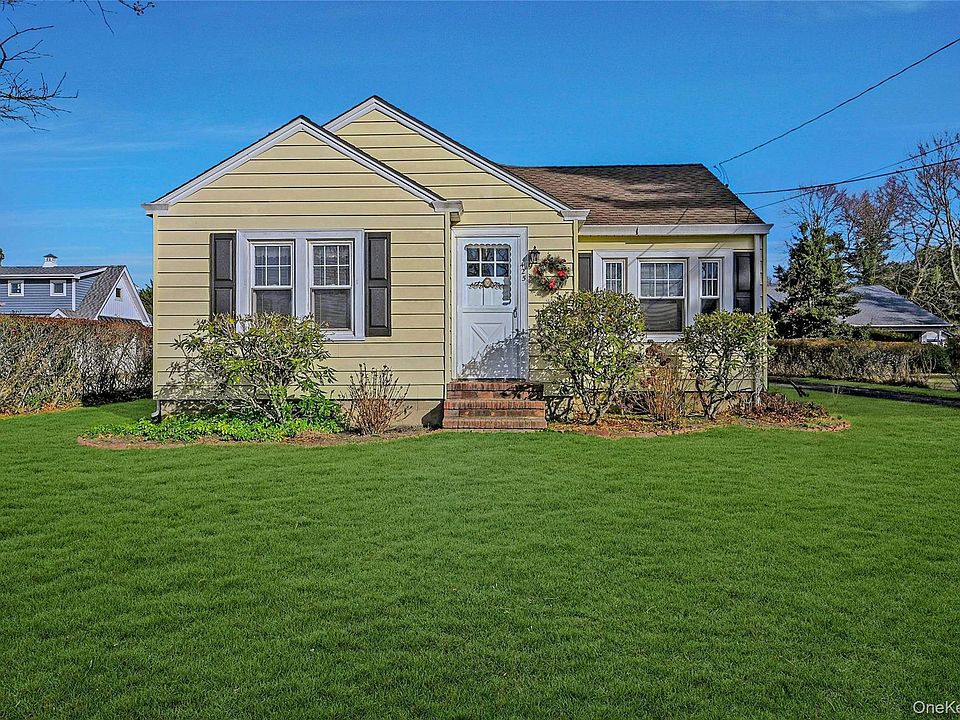 1st image of 425 Old Shipyard Ln