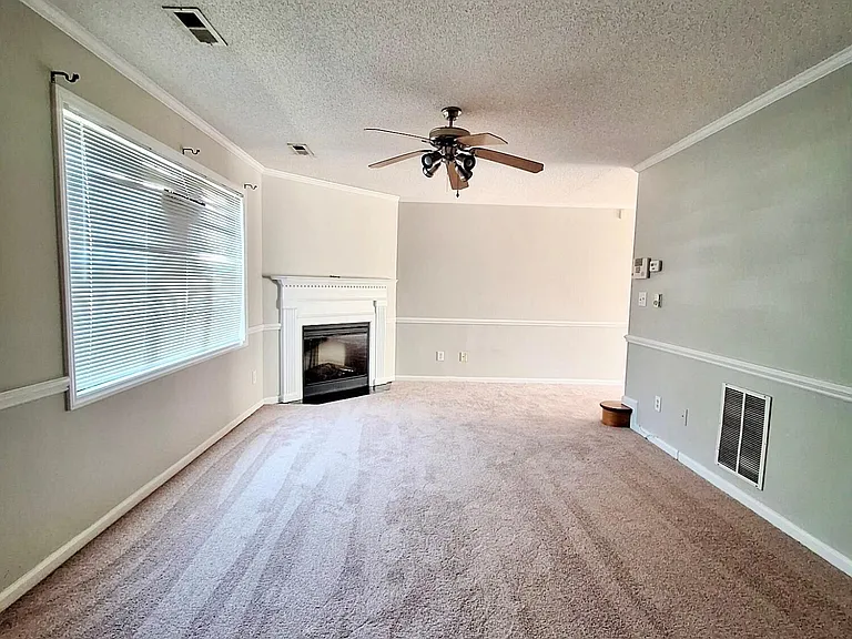 3979 Sterling Pointe Dr #MMM3 — Photo 2