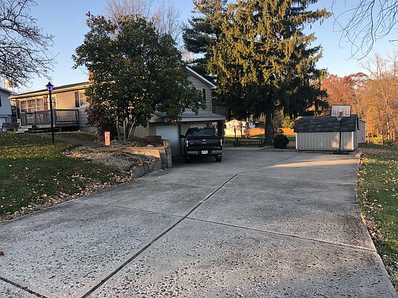 3rd image of 113 Summit Dr