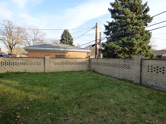 3rd image of 16301 Cottage Grove Ave