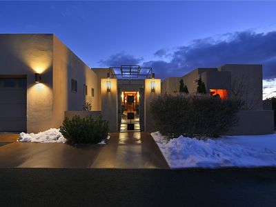 570 Via Arista, Santa Fe, NM, 87506