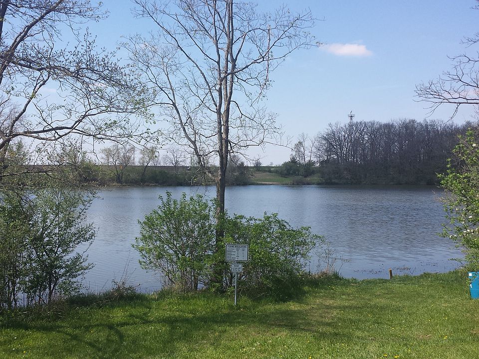 1st image of 24484 Manor Dr