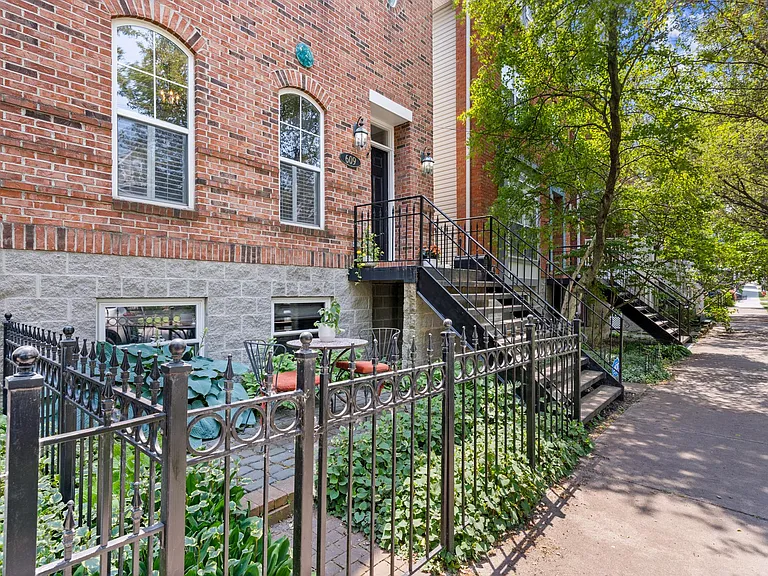 609 Literary Rd — Photo 2
