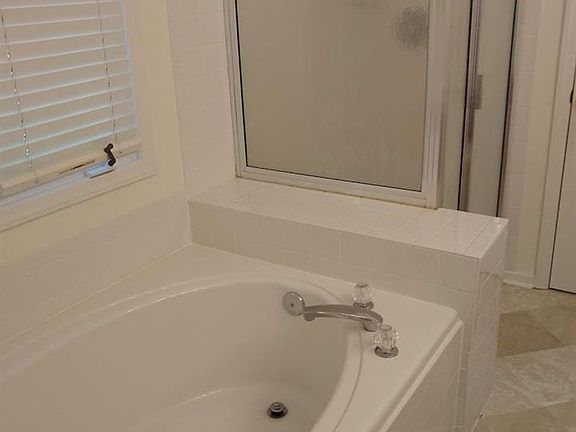 4th image of 103 Corbin Hill Cir